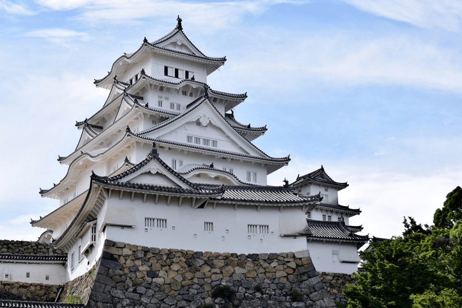 The "Tenshu-kaku" with Overwhelming Presence