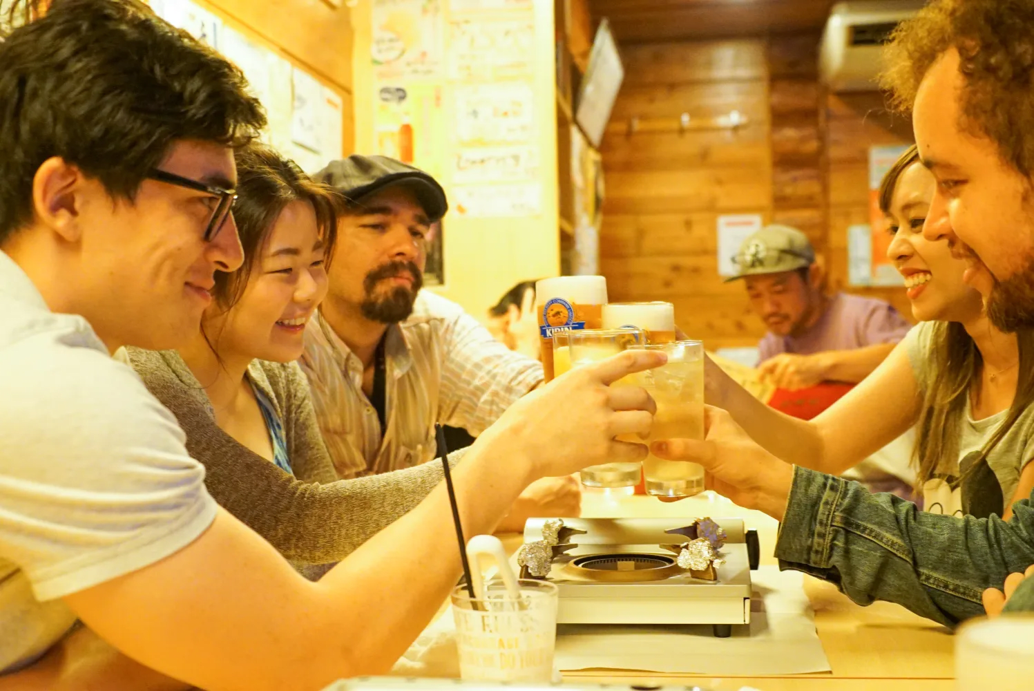 When you come to Hokkaido, overflowing with gourmet food, enjoy food hopping with locals!