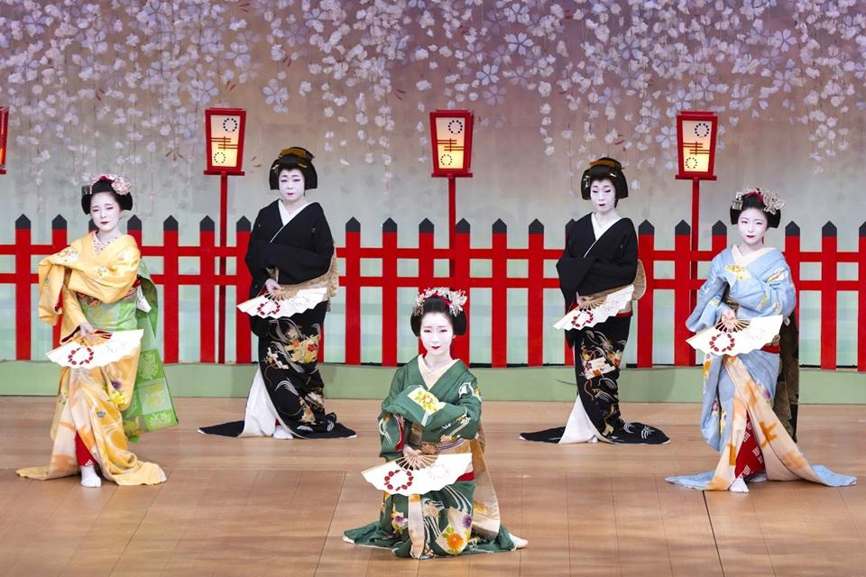 Kitano Odori at Kamishichiken Kaburenjo