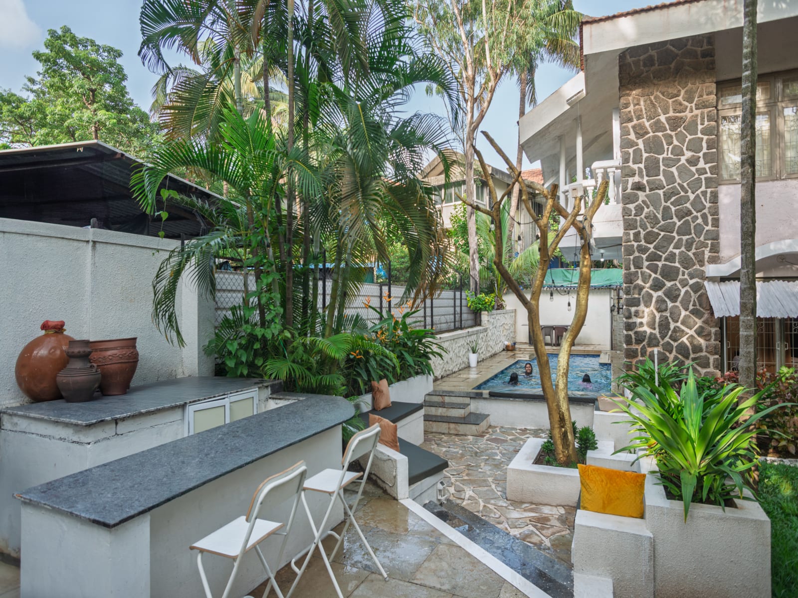 Poolside Breakfast – Mornings Just Got Better
