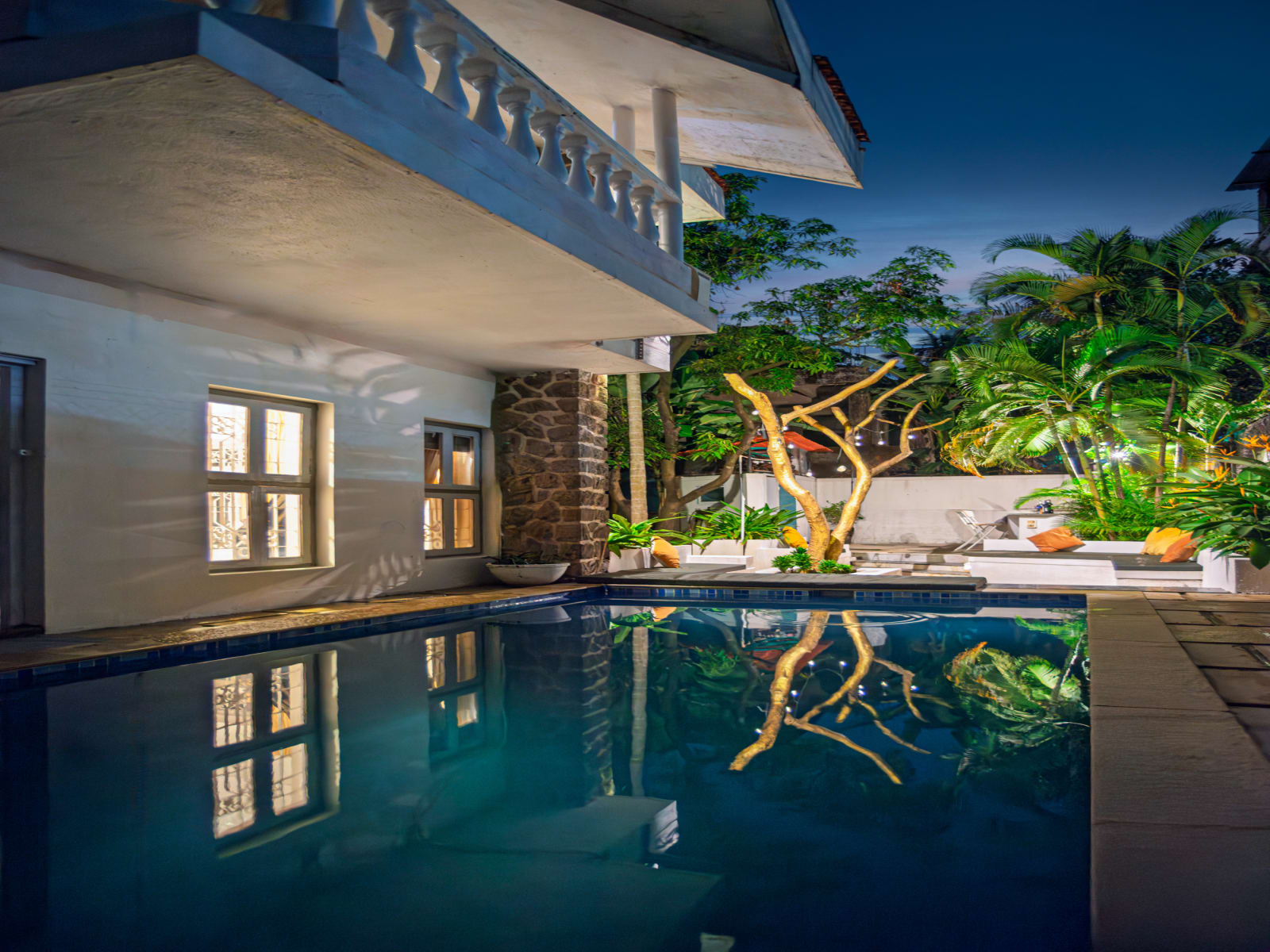 Pool at Night – Relax and Unwind