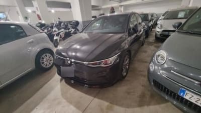 Volkswagen Golf - 25.015 €