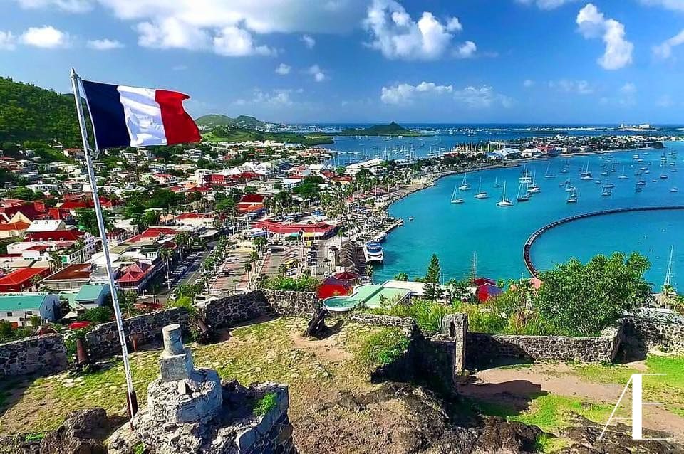 Le Guide Ultime de Saint-Martin: La petite île aux doubles identitées