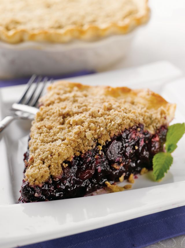 Blueberry Cranberry Crumb Pie