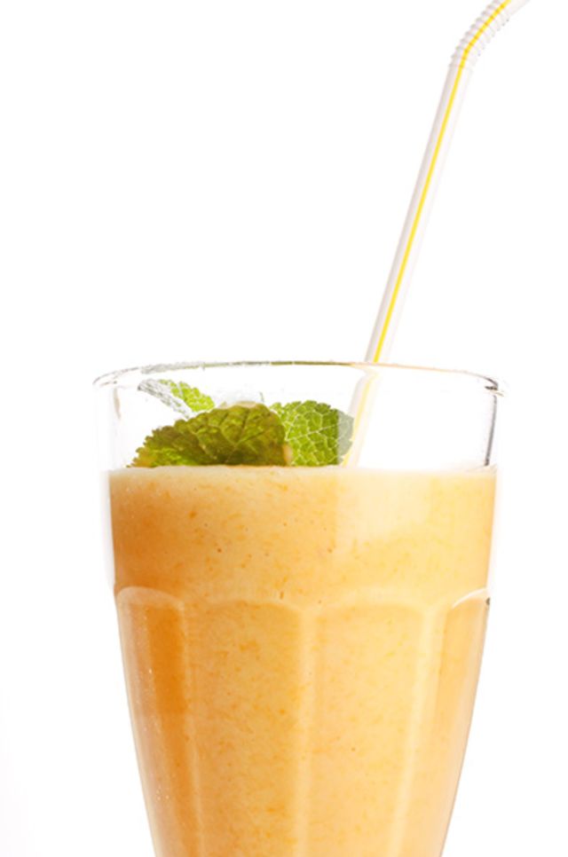 Refreshing Peach and Mint Smoothie