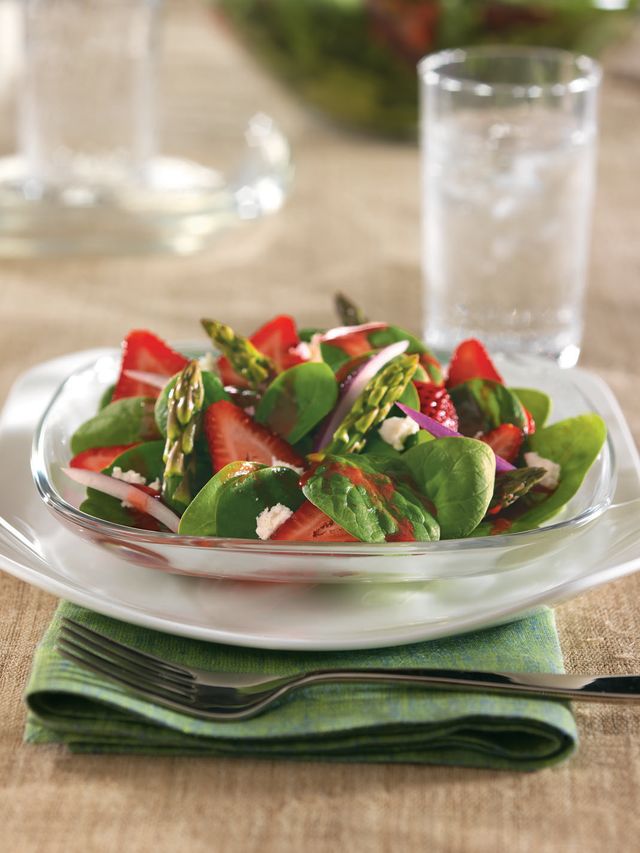 Asparagus and Strawberry Salad with Kalamata Olives