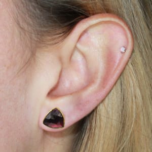 Cardona Stud Earrings – Garnet