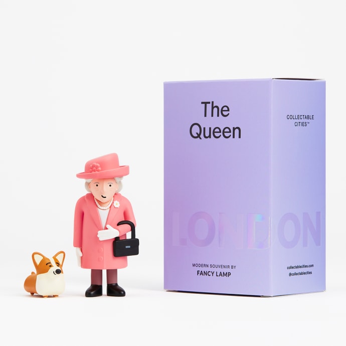 Pink Collectable Queen Elizabeth & Royal Corgi Art Figurine: Queen Elizabeth & Royal Corgi Collectable London Art Toy Souvenir
