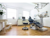 Behandlungszimmer dentalzentrum karlsruhedykwys