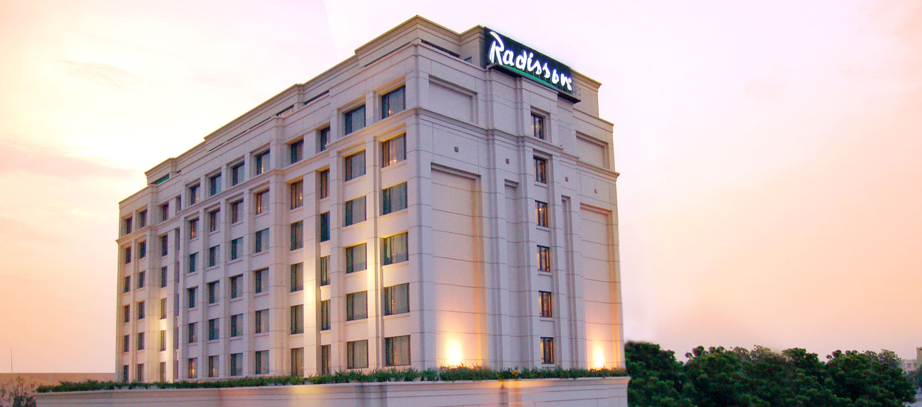 Radisson Varanasi Hotel in North India | ENCHANTING TRAVELS