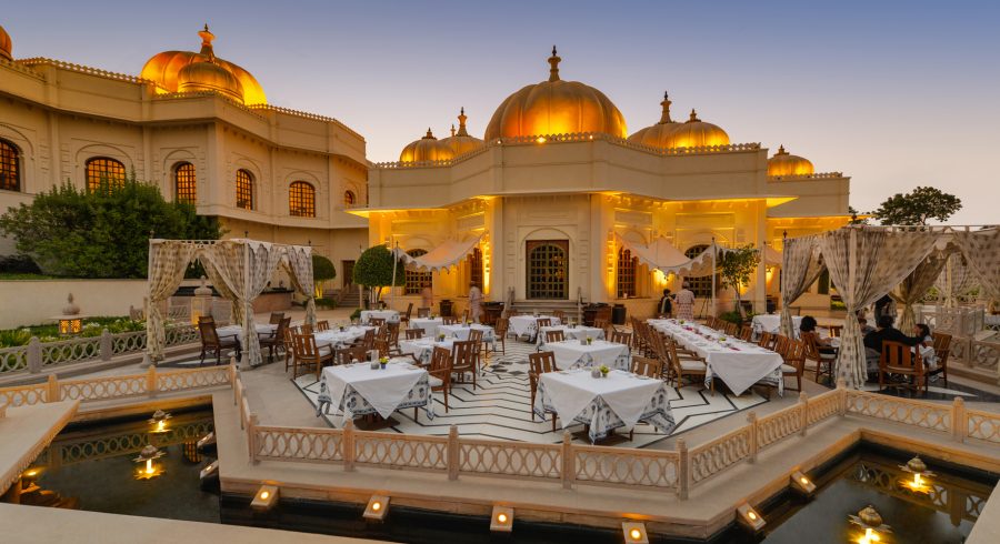 Restaurant at hotel The Oberoi Rajvilas in Jaipur, North India
