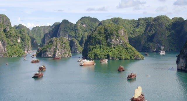 Ein Höhepunkt Ihrer Vietnam Reise: Die ikonische Halong Bucht