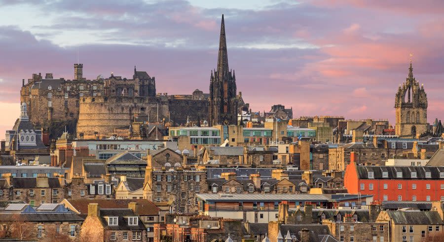 Enchanting Travels UK & Ireland Tours Old town Edinburgh and Edinburgh castle in Scotland UK