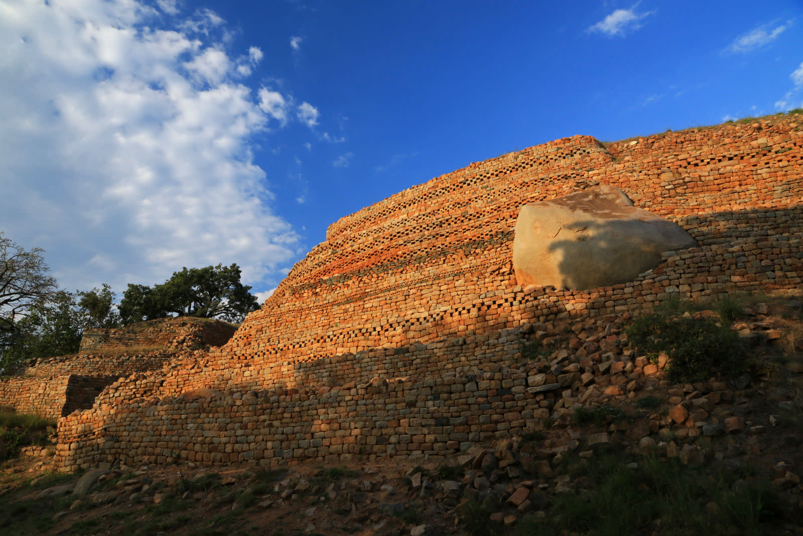 History Of Zimbabwe Heritage Tours Enchanting Travels   Ruins Of Khami Near Bulawayo Zimbabwe 