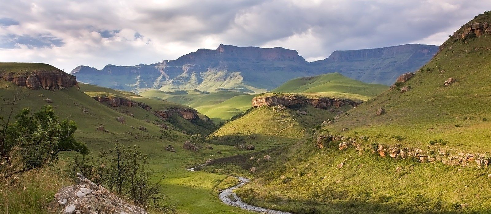 Горы дракинберг Южно Африканская республик роспись