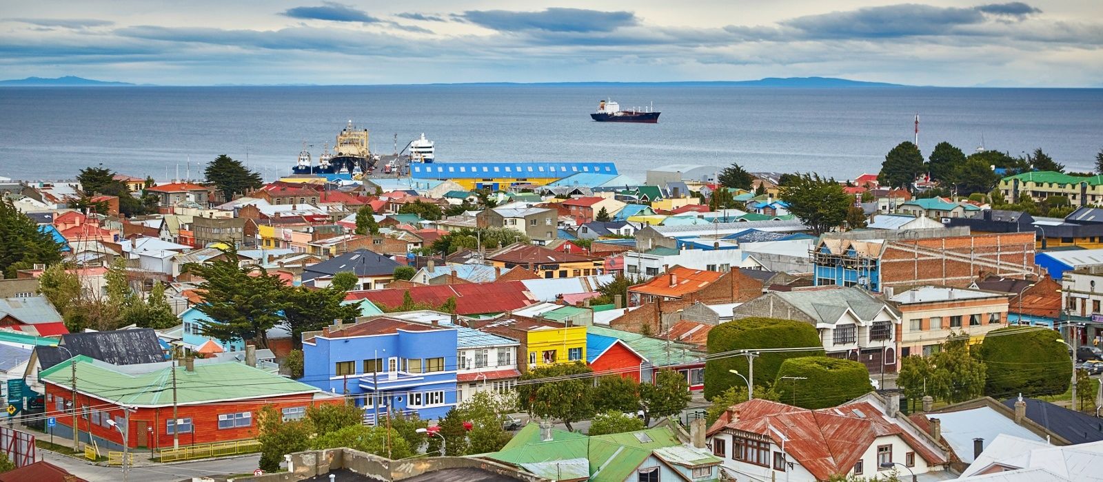 Magellan vacations Ireland Cruises at Vacations To Go. Your source for Ireland cruise, cruises from Ireland, cruise Ireland, cruises to Ireland, cruises visiting Ireland and Ireland cruise lines.