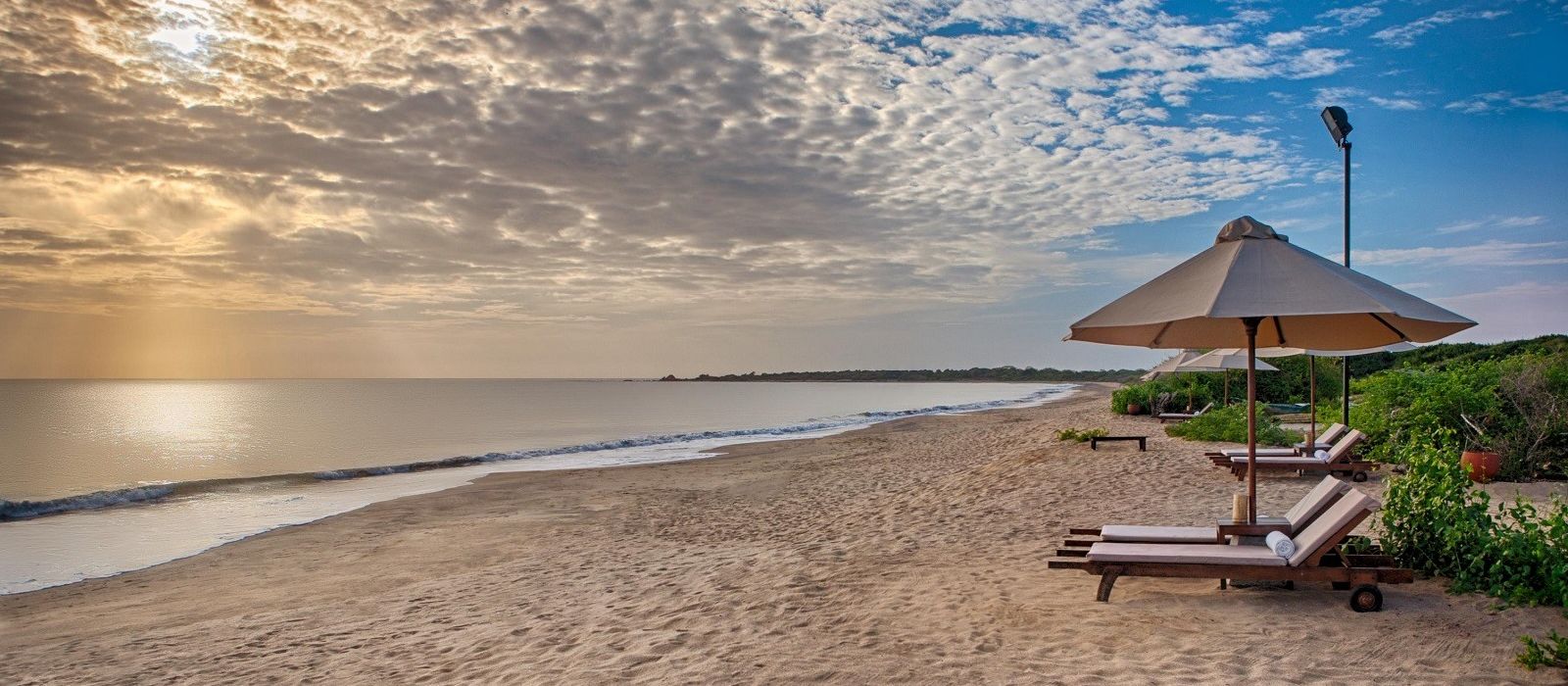 Jungle Beach Resort Hotel in Sri Lanka | ENCHANTING TRAVELS