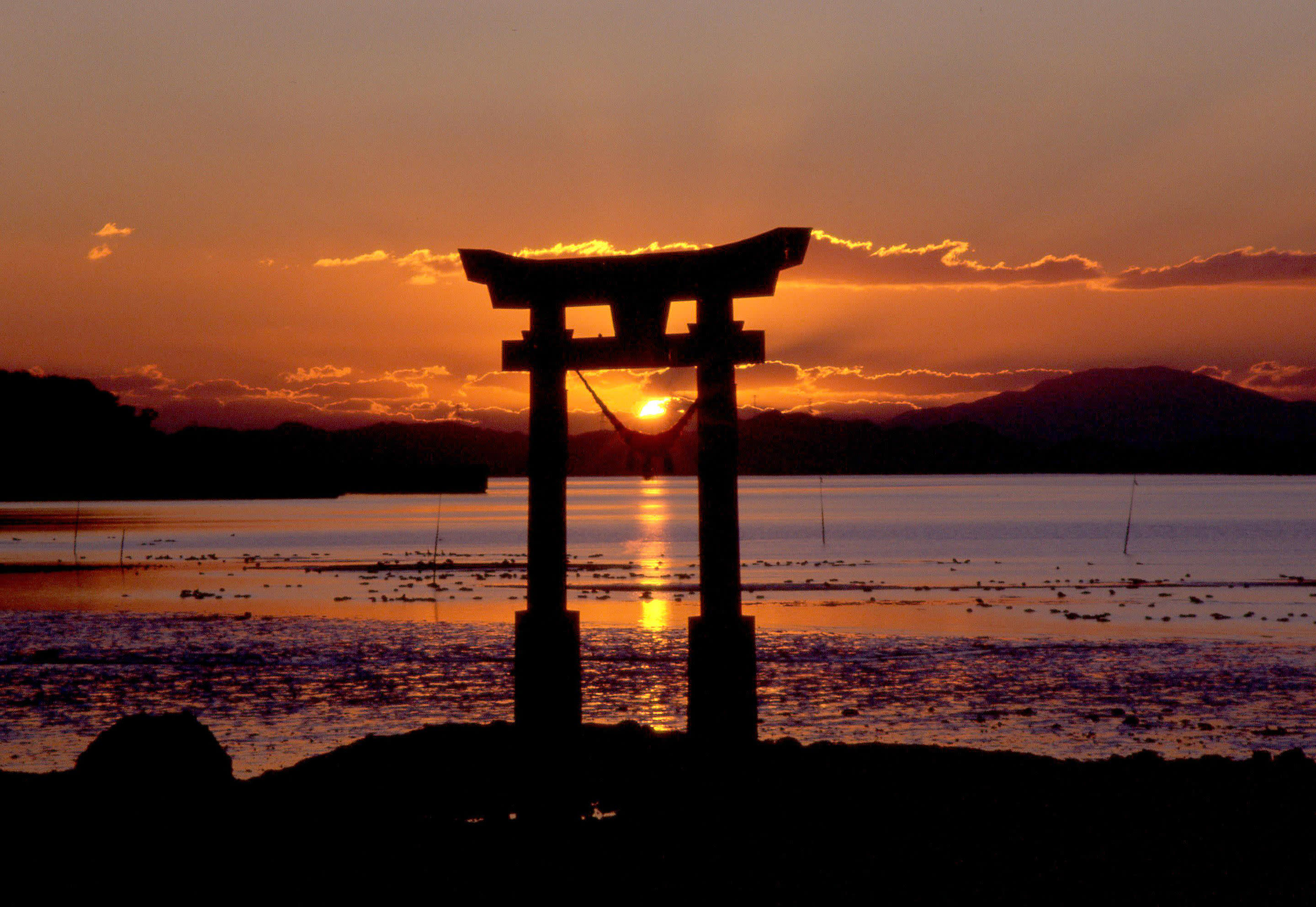 Exploring Japan Land of the Rising Sun Hayes & Jarvis Exploring Japan Land of the Rising Sun Hayes & Jarvis