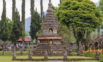 This is a photo of Ulun Danu Beratan Temple, Bali