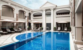 Roof top pool