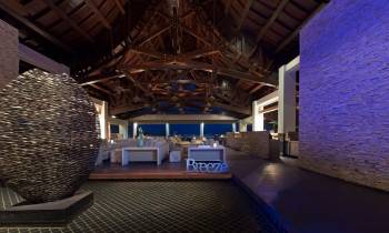 Breeze Lounge