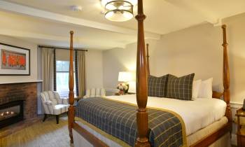 deluxe guestroom