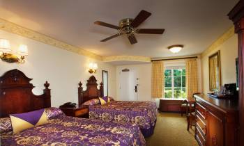 Queen Bedroom