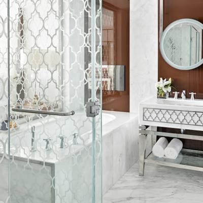 Deluxe Suite Bathroom