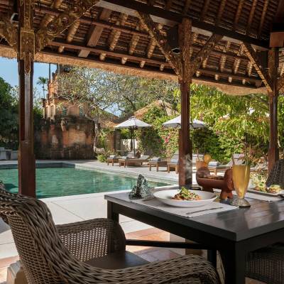 Pool Bar