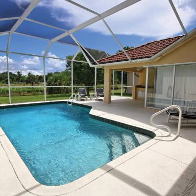 an empty pool