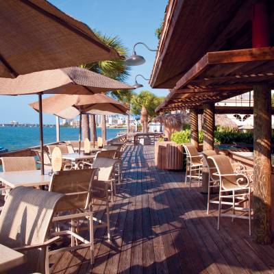 Kokomos Bar & Grille