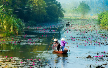 Yen-stream-on-the-way-to-Huong-pagoda-in-autumn,-Hanoi,-Vietnam.-Vietnam-landscapes-Asia