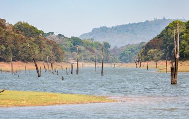 Enchanting Travels India Tours backwaters of Kerala