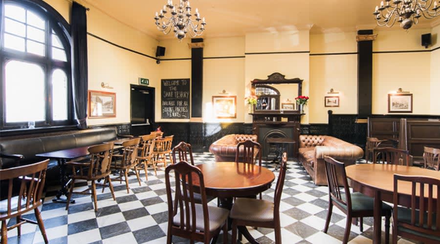 The Shaftesbury Tavern, Dog Friendly Pub in North London