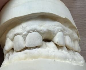 Lyxlnl49n1vle2w6bcr8v2j054sx - Eugenol