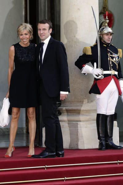 Emmanuel et brigitte macron portrait w674 convertimage kf4cio - Eugenol