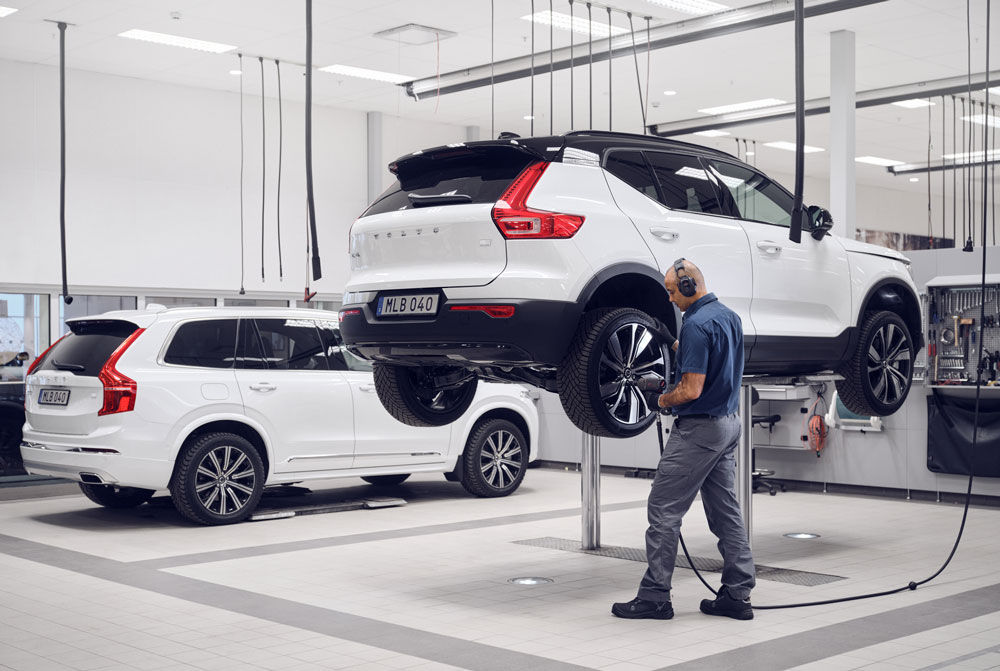 MAnn fikser Volvo XC40