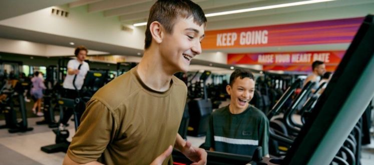2 Adolescent Children using a treadmill