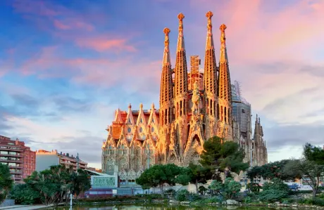 Explore Barcelona Spain - Click to discover attractions and highlights