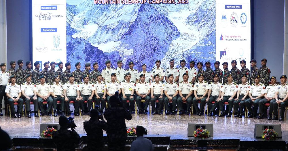 सफा हिमाल अभियानबाट ३५ हजार ७०० किलो फोहाेर सङ्कलन