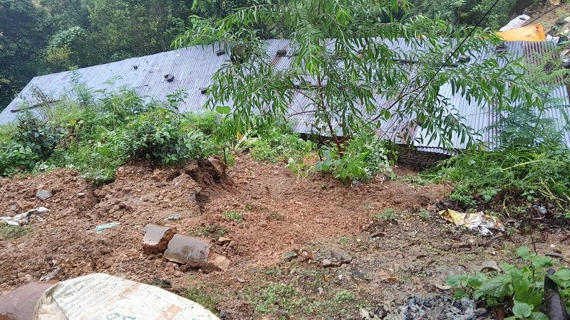 पहिराेका कारण वालिङका ५ परिवार विस्थापित