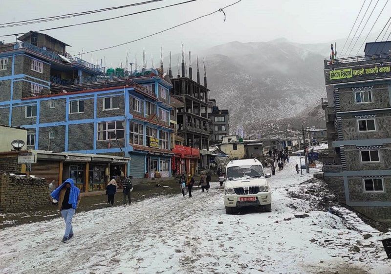 मुस्ताङमा यस वर्षको पहिलो हिमपात