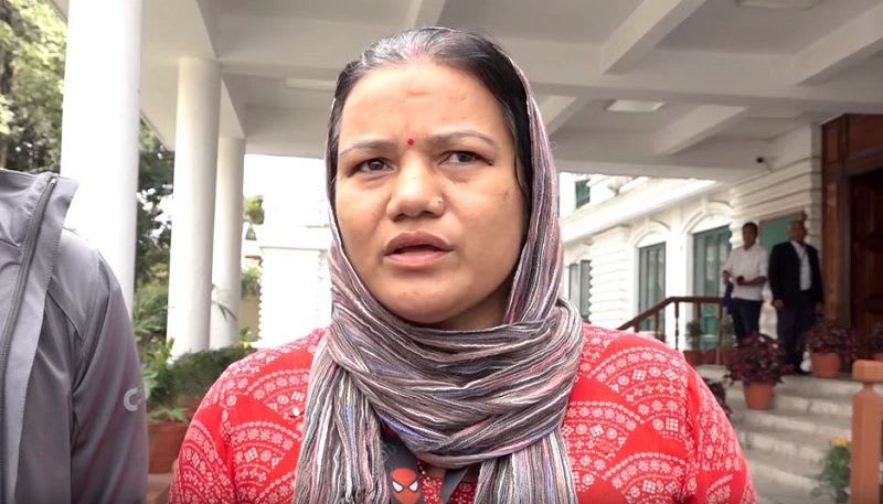 परराष्ट्रमन्त्रीलाई भेटेर पीडित परिवारले भने– ‘हाम्रा बच्चाहरूलाई फिर्ता गराइदेउ सरकार’