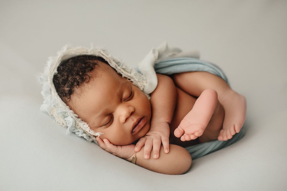 Newborn Shooting: Ideen & Tipps für Neugeborenen Fotos