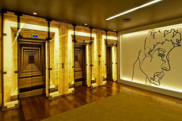 Hotel Inspira Santos / Holiday Inn Porto Gaia,Lisbon and Porto