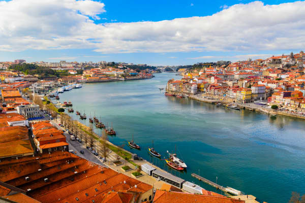 Hotel Inspira Santos / Holiday Inn Porto Gaia,Lisbon and Porto