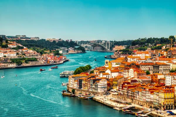 Hotel Inspira Santos / Holiday Inn Porto Gaia,Lisbon and Porto