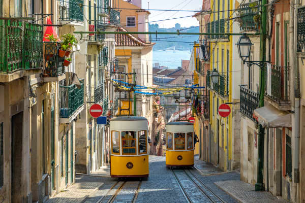 Hotel Inspira Santos / Holiday Inn Porto Gaia,Lisbon and Porto