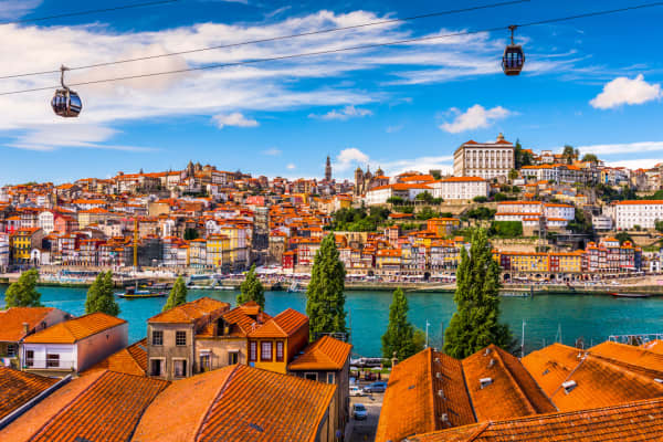 Hotel Inspira Santos / Holiday Inn Porto Gaia,Lisbon and Porto