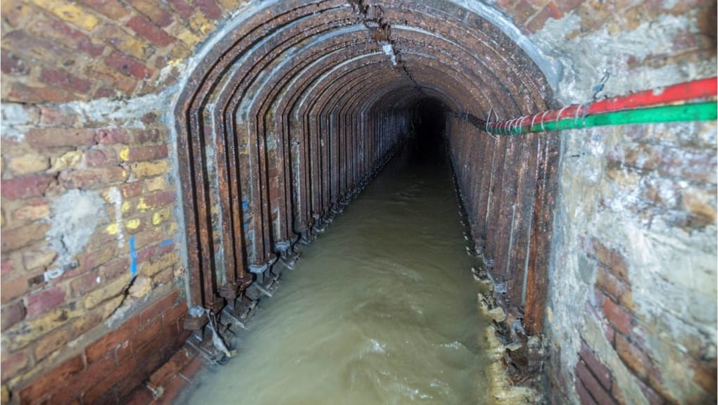 Entrance to the King's Scholars Pond Sewer